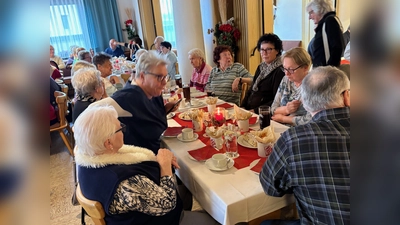 Gut besucht war die Senioren-Weihnachtsfeier im Landgasthof Obst Pechbrunn. (Bild: Gerhard Weber)