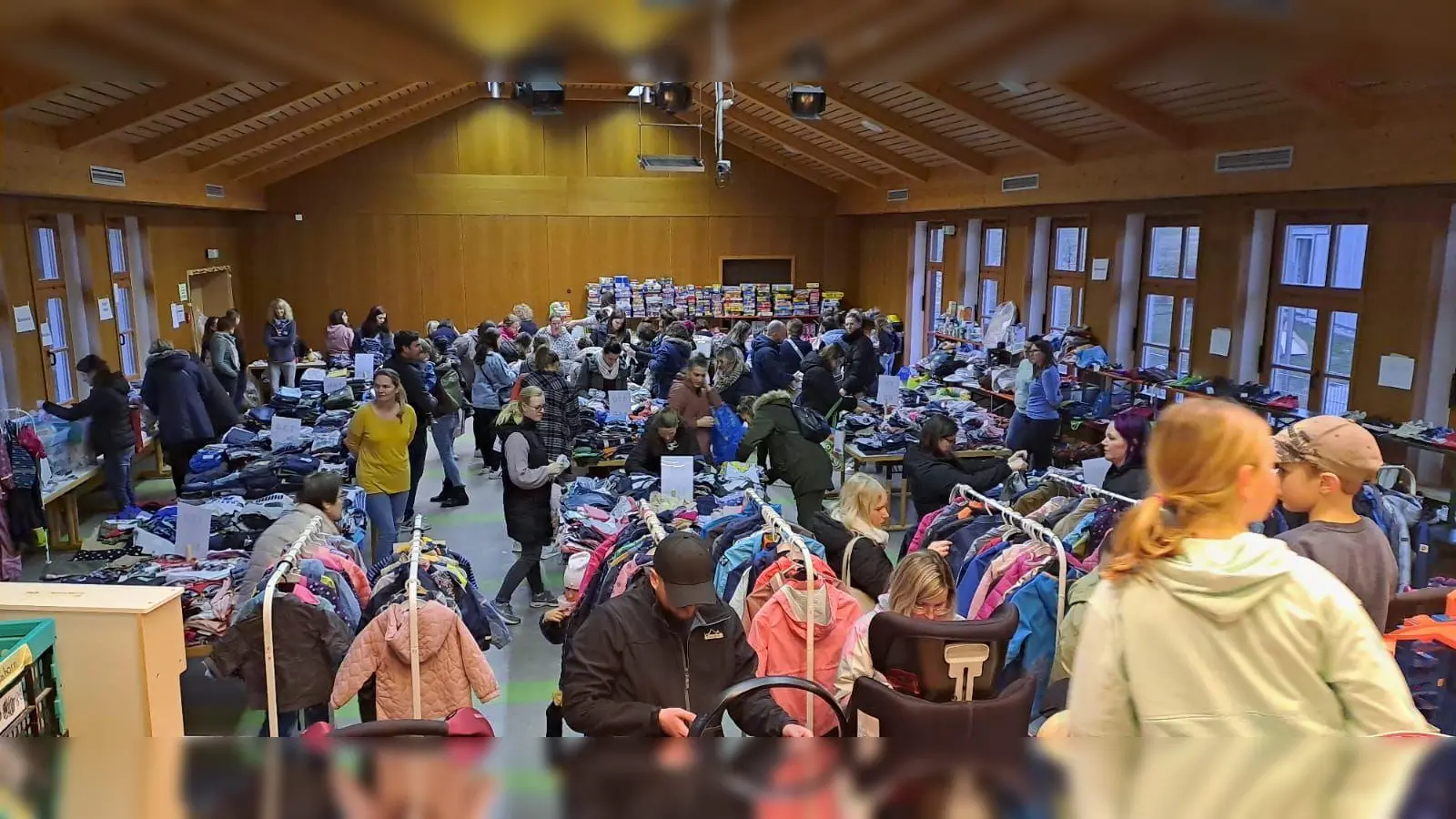 Kinderbasar in Letzau (Bild: Sabine Schefter)