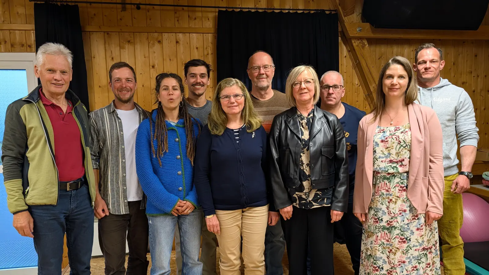 Die neue Vorstandschaft des GOV Premberg v.l. Pressewart Franz Pretzl, 2. Vorsitzenden Jonas Spindler, Lisa Stemerowitz, 1. Vorstand Franz Martin Pretzl, Evi Wurdack, Martin Wurdack, Kassiererin Bärbel Spindler, 2. Gerätewart Markus Stöbig, 1. Gerätewart Thomas Duschinger, Schriftführerin Theresa Riedhammer. (Bild: Franz Pretzl)