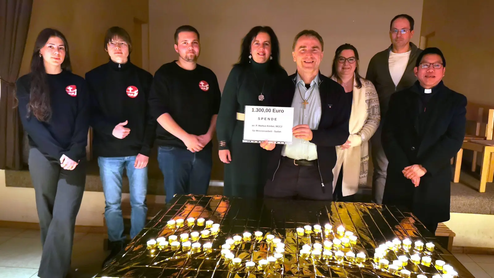 von links: Führungsgremium von der KLJB, Sonja Schwemmer vom Seelsorgebereich, Pater Markus Körber von den Comboni Missioaren, Madeleine Schaller und Thomas Looshorn vom Pfarrgemeinderat, Pater Samuel Patton.  (Bild: Herbert Ziegler)