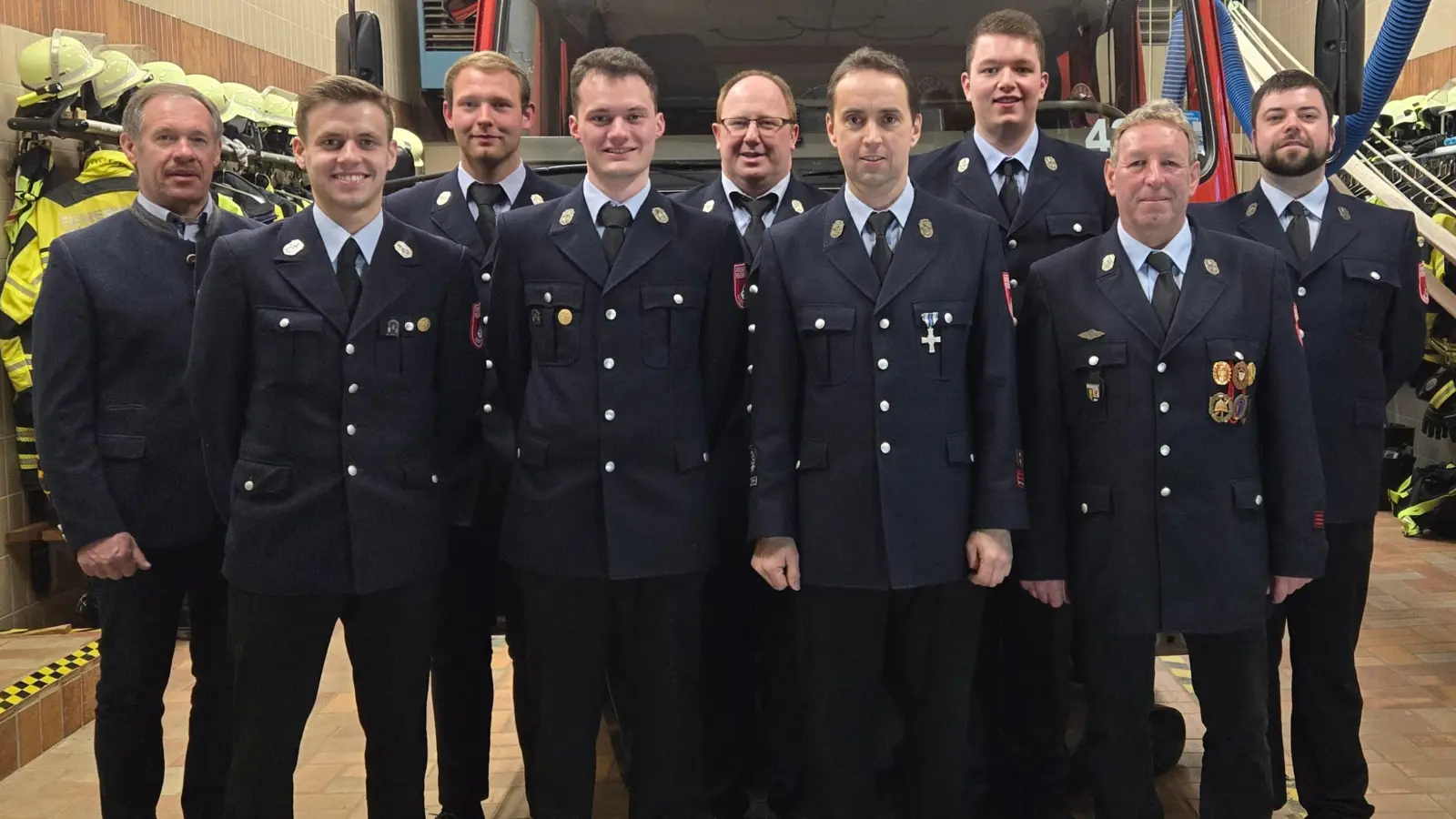 Die neu gewählte Vorstandschaft der Feuerwehr Gleiritsch mit 1. Bürgermeister Josef Pretzl (Bild: Thomas Zinkl )