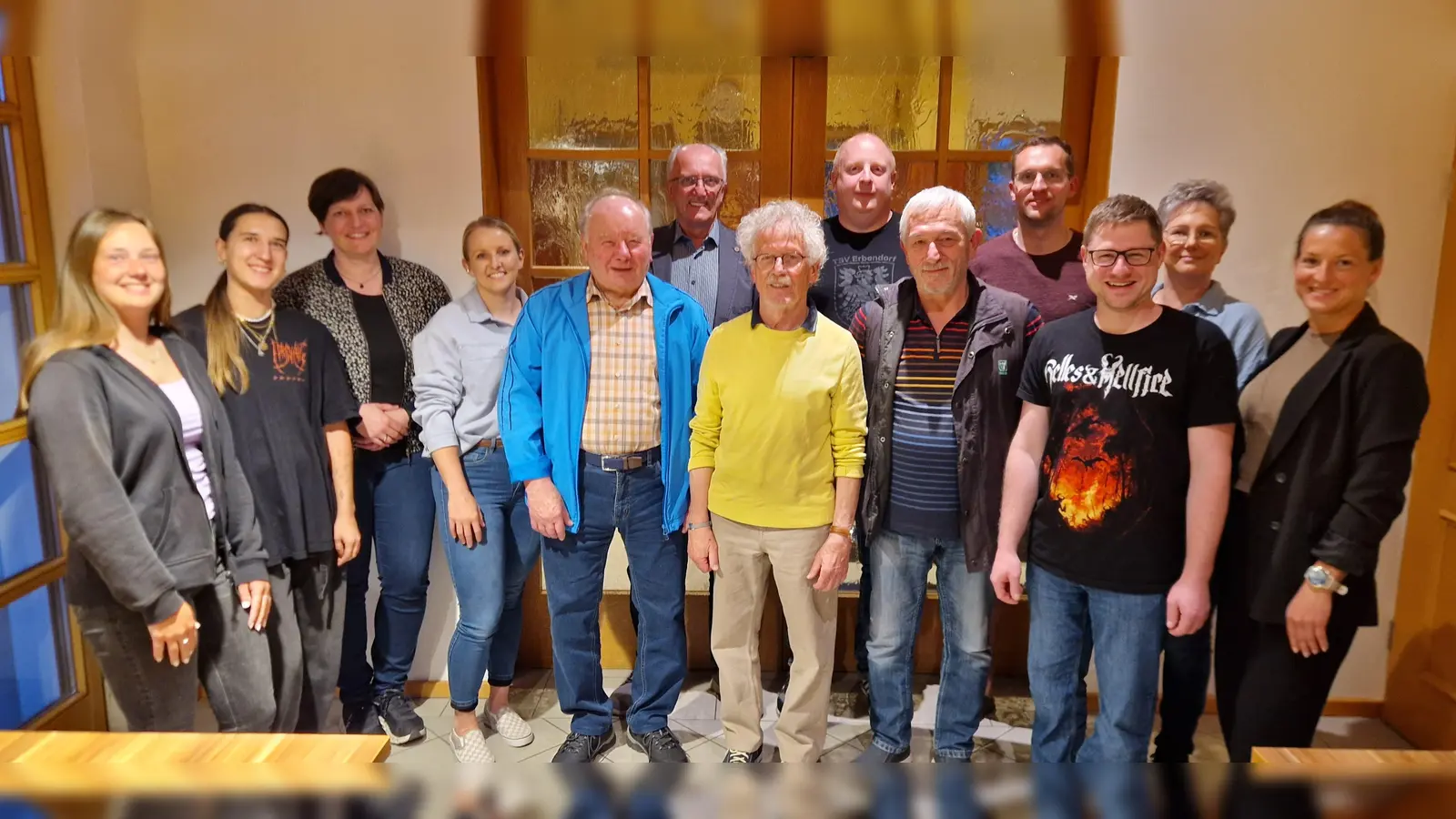 Sarah Bollmann, Franziska Koch, Rita Härt, Kerstin Lippert, Toni Rupprecht, Bernt Rose, Bernhard Reis, Martin Huber, Berthold Seitz, Florian Hör, Benjamin Schlicht, Sonja Grünauer, Iris Purucker (von links)  (Bild: Benjamin Schlicht)