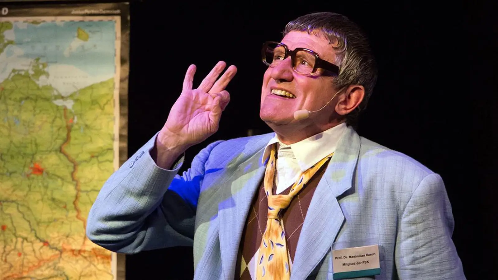 Heinz-Erhardt-Revue mit Schauspieler Michael Ophelder am 5. Januar in Speichersdorf.  (Bild: Michael Ophelder/exb)