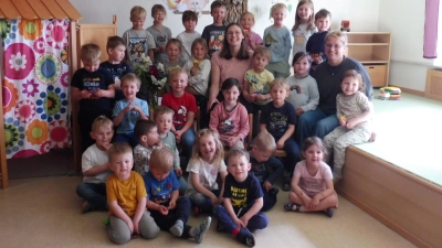 Herzlicher Empfang: Neue Bürgermeisterin Katharina Haas zu Besuch im Naturparkkindergarten Guteneck. (Bild: Katja Baumer)