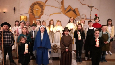 Die Darsteller des Krippenspiels 2025 der Pfarrei St. Sebastian Waldthurn. (Bild: Franz Völkl)