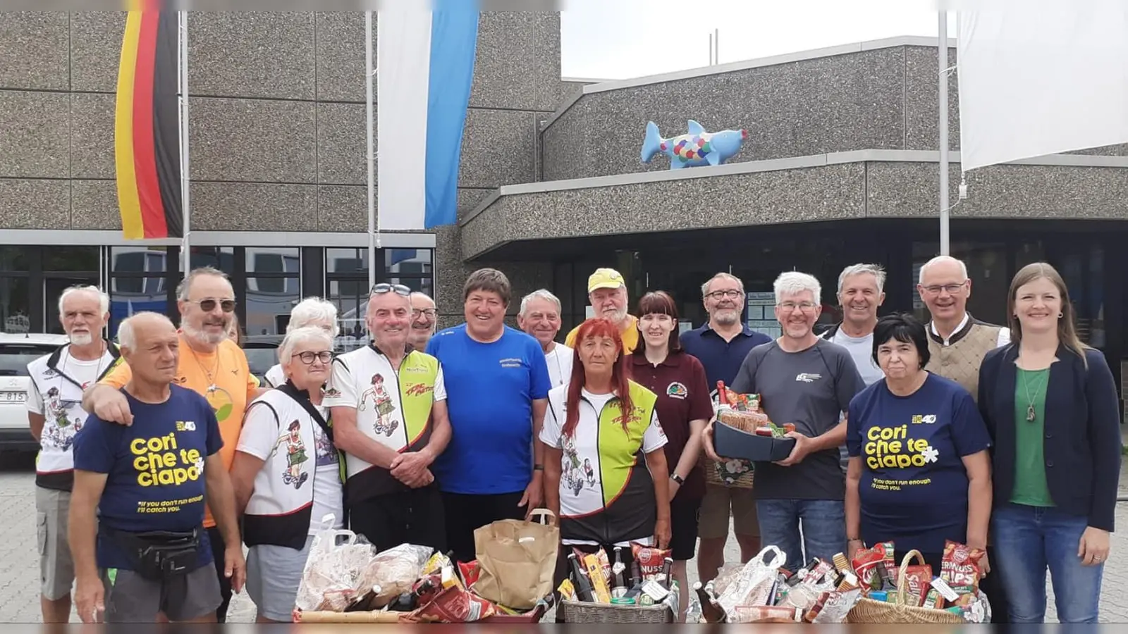 Gut zu Fuß waren die Grafenwöhrer Wanderfreunde beim Volkswandertag in Schwarzenbach an der Saale. (Bild: Alfons Dobmann)
