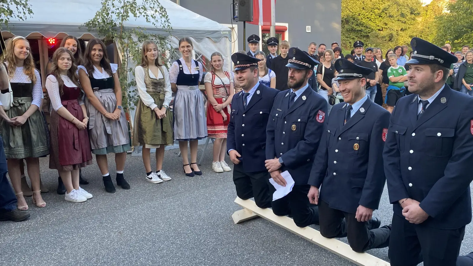 Noch sind Christian Hartinger (2.v.l.) mit seinen Kameraden Uli Hafner, Andreas Breitschaft und Martin Wurzer gut gelaunt. (Bild: Josef Glas)