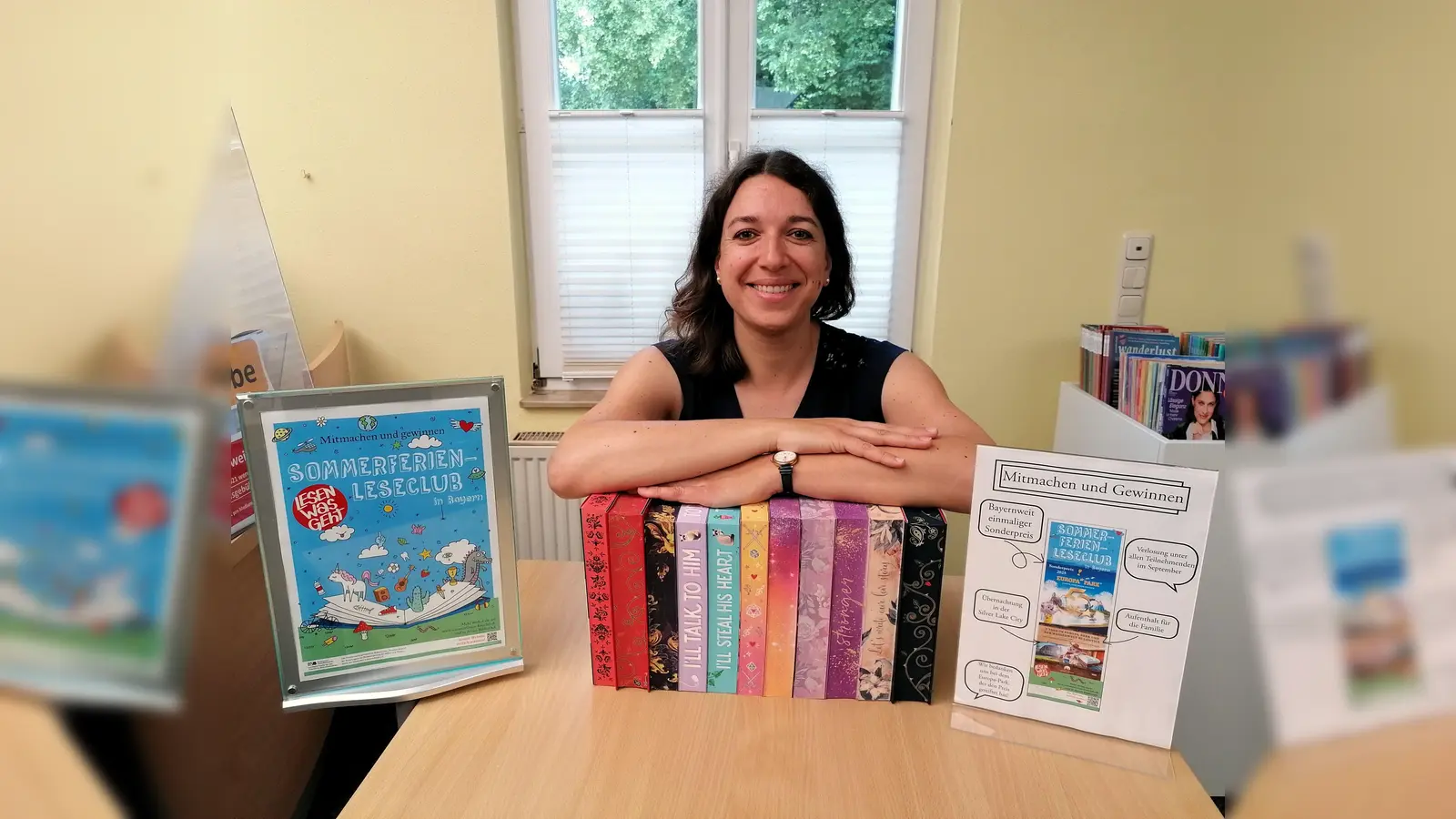 Büchereileiterin Christine Henrich (Bild) bei der Einarbeitung der BookTok-Bücher (Bild: Tatjana Ziegler)