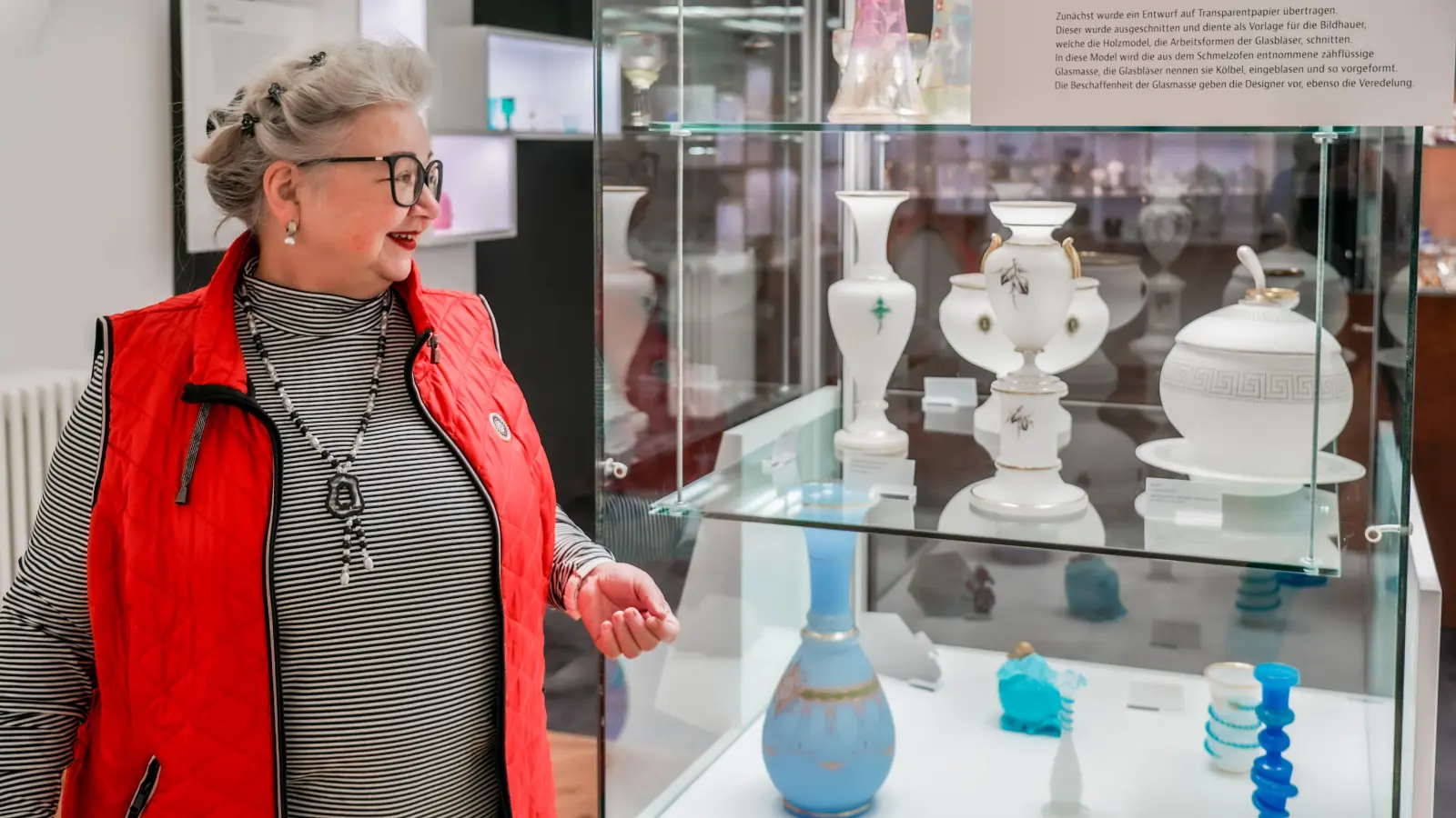 Bei der öffentlichen Führung können sowohl die Industrie- als auch und Glasausstellung besichtigt werden. (Bild: Regina Wolfohr)