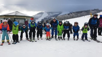Begeisterung beim Skikurs am Arber am 2. Januarwochenende. (Bild: Philipp Zilk)