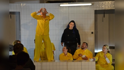 Eine Szene aus dem Psychothriller „Das Experiment” – hier bei der Aufführung in Vohenstrauß. (Archivbild: dob)