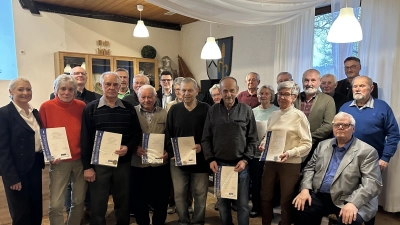 Viele Mitglieder erhielten Auszeichnungen für langjährige Treue zum VdK Schwarzenfeld. (Bild: Cordula J. Strupf-Daub )