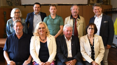 Die neugewählte CSA Kreisvorstandschaft mit Oberbürgermeister Kandidat Dr. Benjamin Zeitler (hinten rechts).  (Bild: Yvonne Hägler)