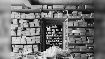 Führung durch die Fotoausstellung im Deutschen Knopfmuseum. (Bild: Max Korndoerfer/exb)