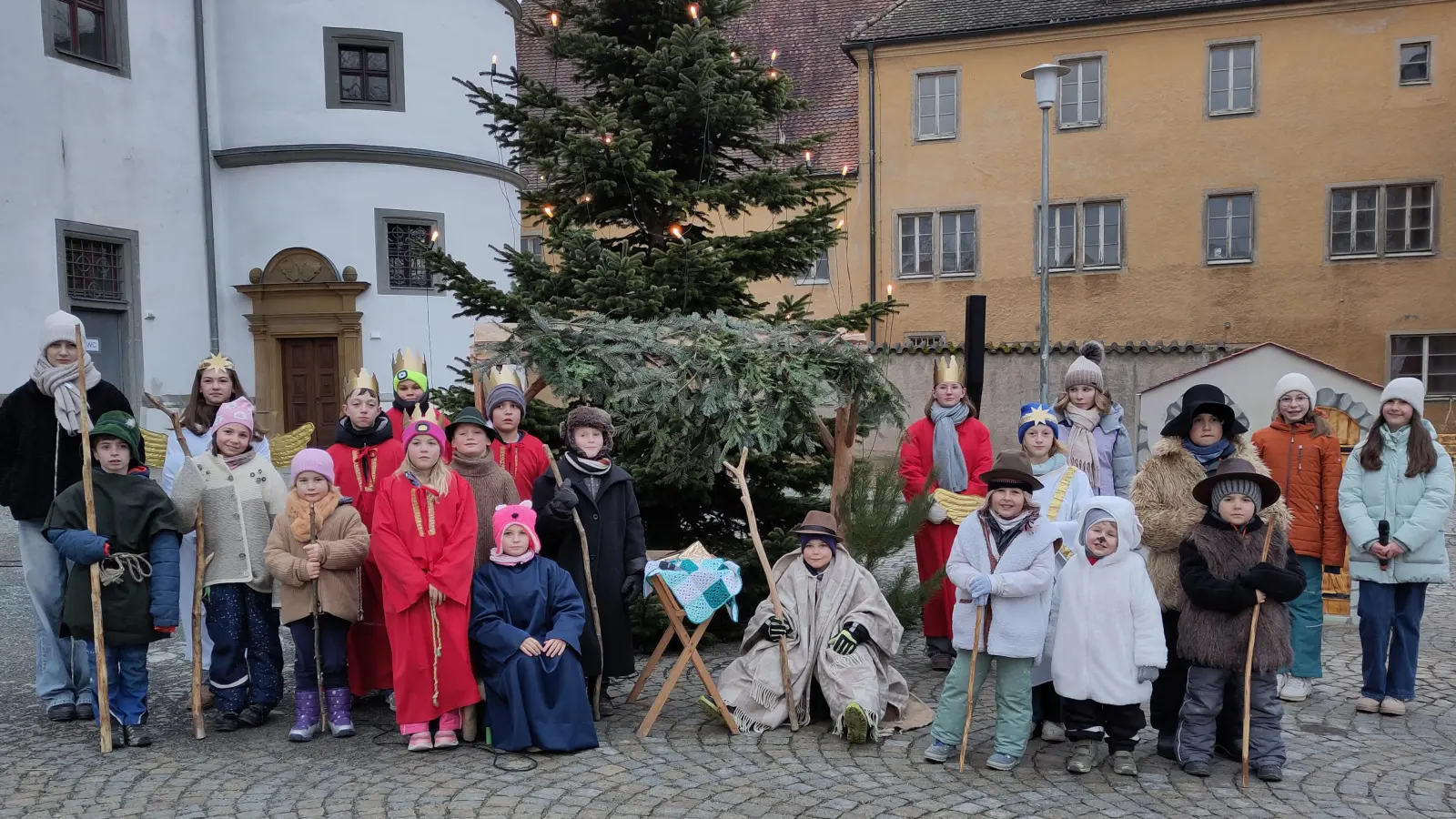Die Kinder des Krippenspiels. (Bild: Christina Ponader)