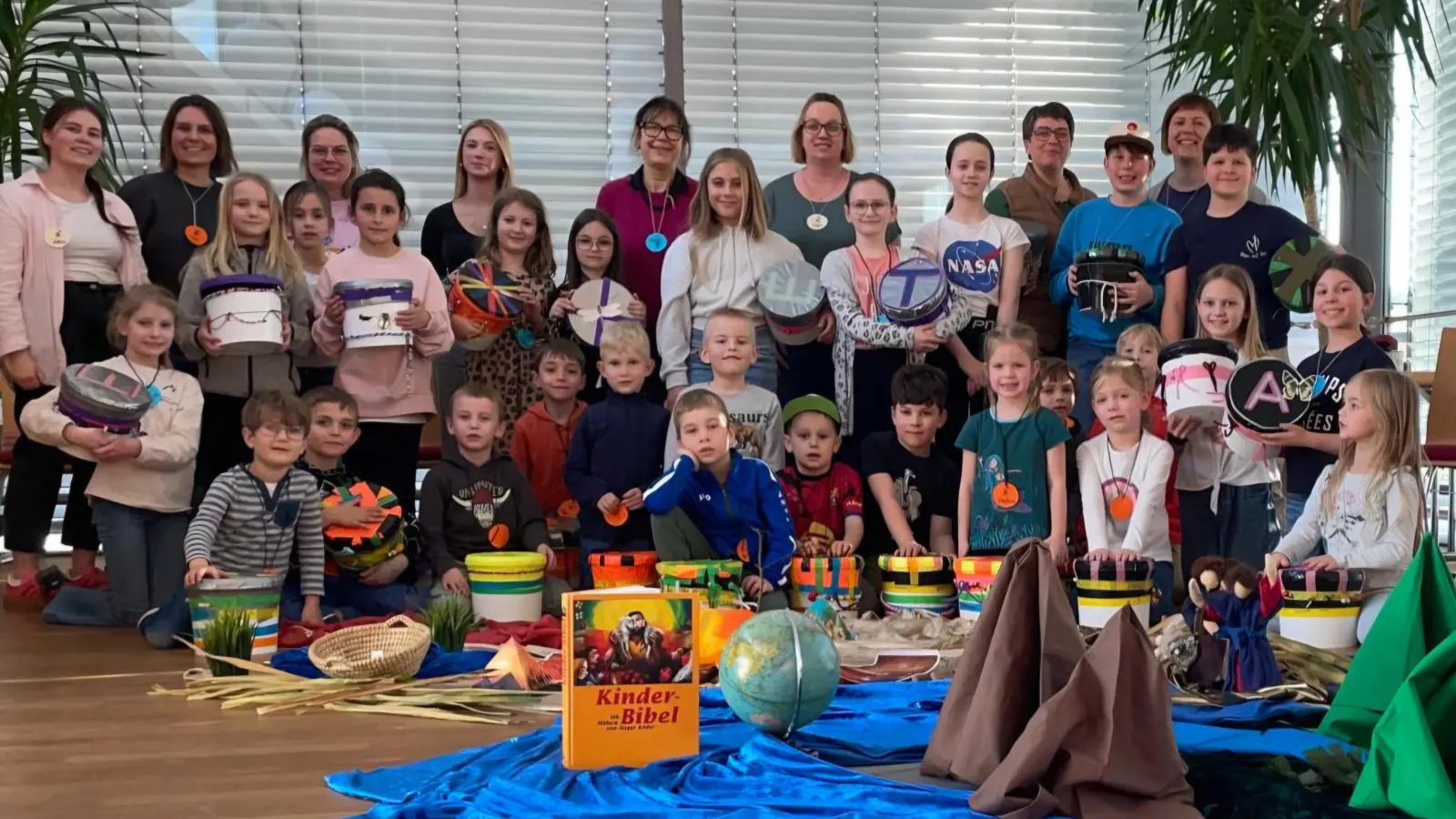 Mit Freude und Begeisterung waren die 30 Buben und Mädchen beim Kinderbibeltag in Störnstein dabei.  (Bild: Julia Kost)