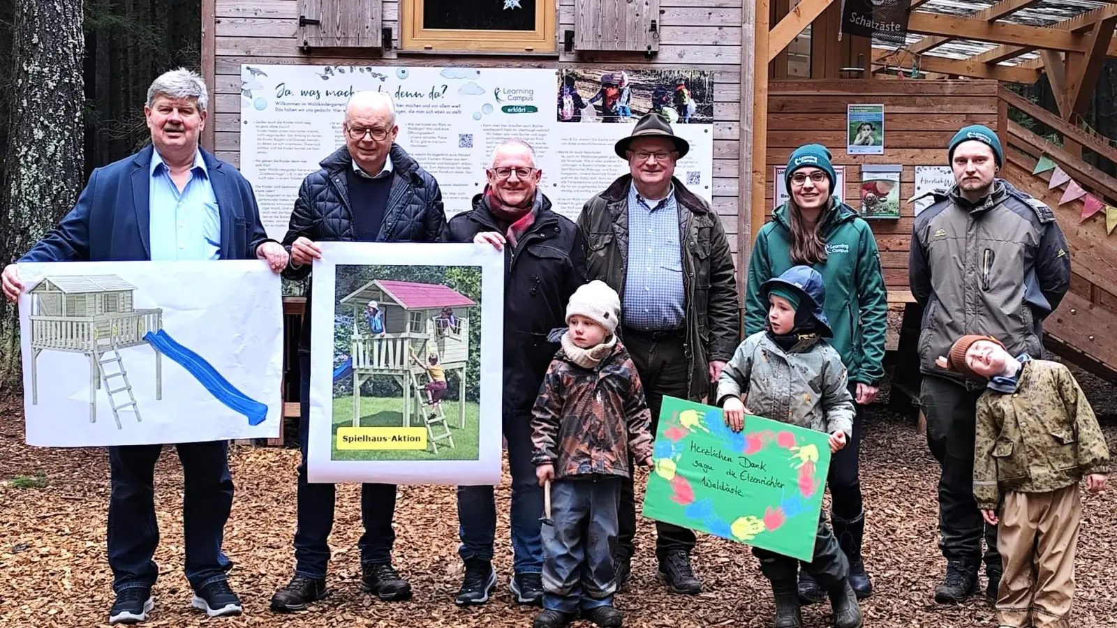 Auf dem Bild von links nach rechts: Bürgermeister Martin Schregelmann, Lions-Präsident Dr. Franz Wach, Lions-Hilfswerk-Vorsitzender Dr. Elmar Baumer, Wolfgang Würschinger, sowie Antonia Schindler und Andreas Bauriedl von Learning Campus. (Bild: Sylvia Wallinger)