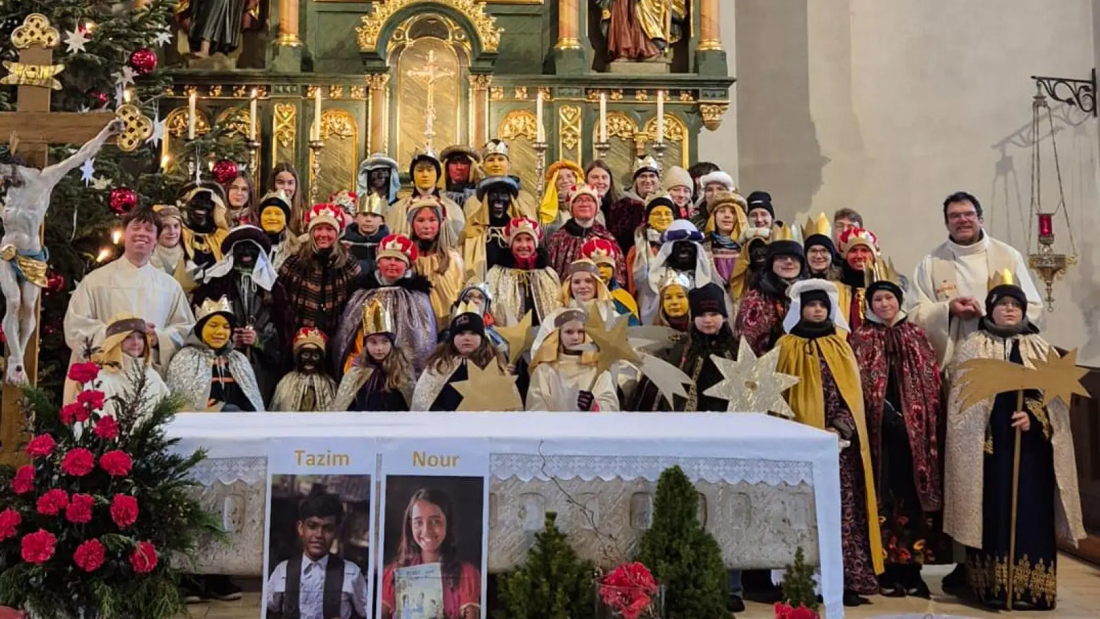 Sternsingergruppen aus Gaisthal, Schönsee, Stadlern und Weiding nach dem Wortgottesdienst in der Pfarrkirche Schönsee. (Bild: Anja Kulzer)
