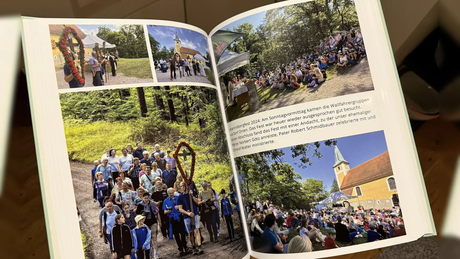 Das Heimatjahrbuch 2024 kann in der Pfarrbücherei Wutschdorf ausgeliehen werden. (Bild: Amelie Hahn)