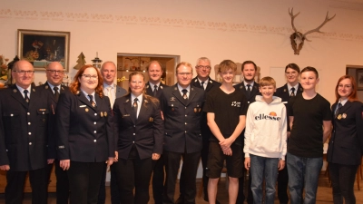 Viele Mitglieder der Freiwilligen Feuerwehren konnten bei der Feier des diesjährigen Florianstages befördert werden. (Bild: Tanja Pflaum)