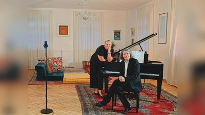 Anja Killermann und Toby Mayerl gestalten das Konzert-Dinner im Bootshaus Amberg. (Bild: exb)
