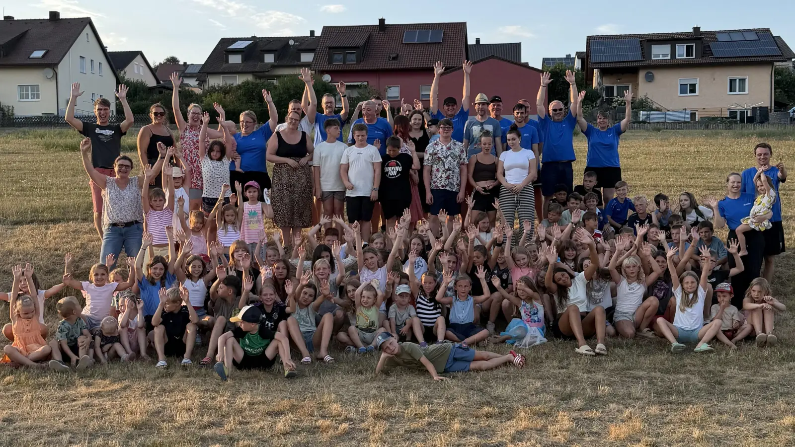 Heiße Tage, Abenteuer und eine geklaute Fahne erlebten die Kinder im UPW-Zeltlager in Freudenberg. (Bild: Mathias Beutner)