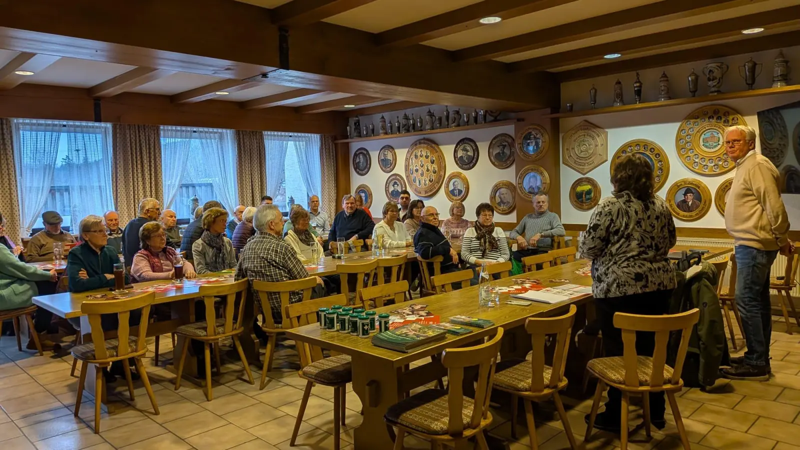 Die SPD im Gespräch, Marianne Schieder und Michael Falkenstein. (Bild: Christa Mösbauer)