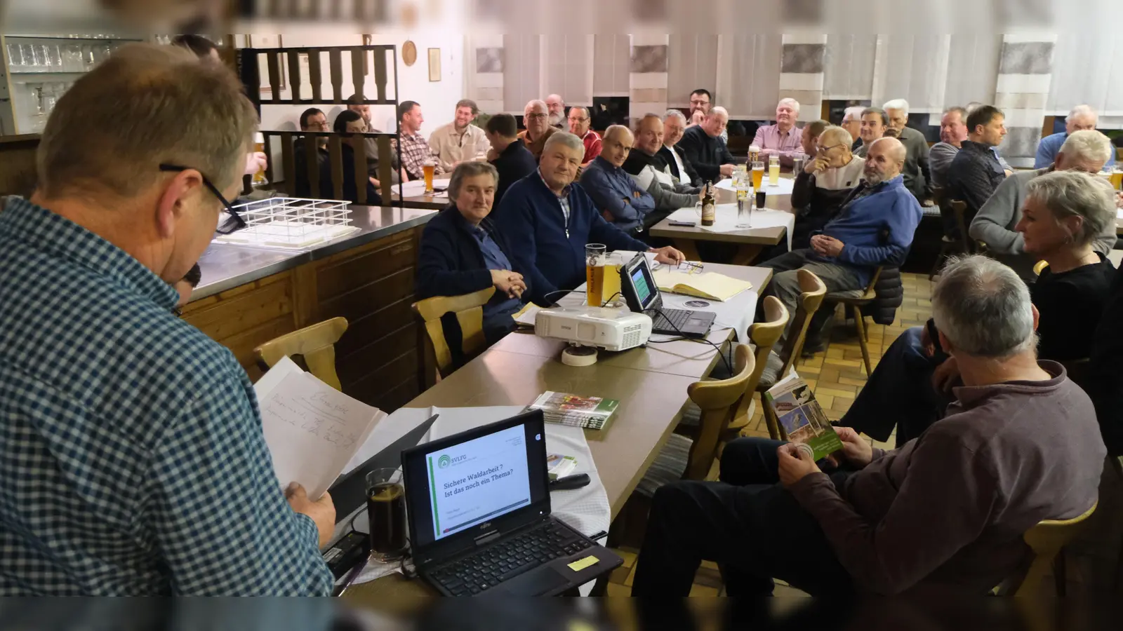 Für die privaten Waldbesitzer im Flosser Amt hat die Jahresversammlung der WBV an Lichtmess eine besondere Bedeutung. (Bild: Fred Lehner)