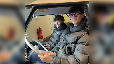 Schüler auf dem Weg in den Italienurlaub der 50er Jahre. (Bild: Tobias Grieb)