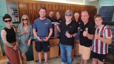 Erfolgreiche Krawatten-Sammelaktion des Lionsclubs Neustadt/WN. (Bild: Christian Kick )