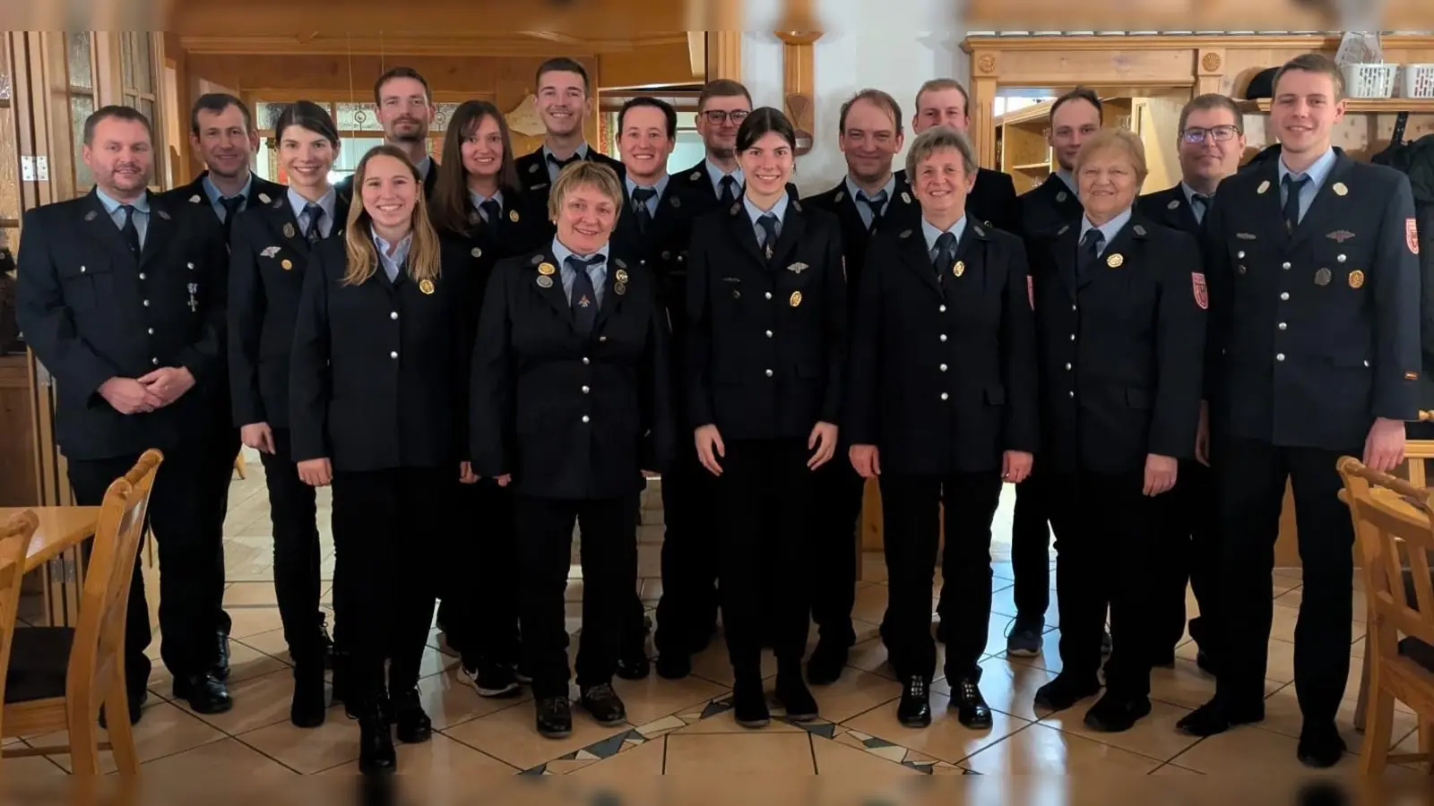 Die geehrten aktiven Mitglieder der FF Holnstein-Mittelreinbach (Bild: Gerd Pürner)