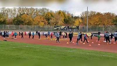 Aufwärmen mit Tine Schardt (Bild: Hermann Müller)