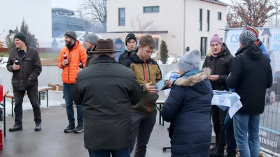 Interessante Gespräche im Neubaugebiet Kainsricht. (Bild: Cajetan Kredler)