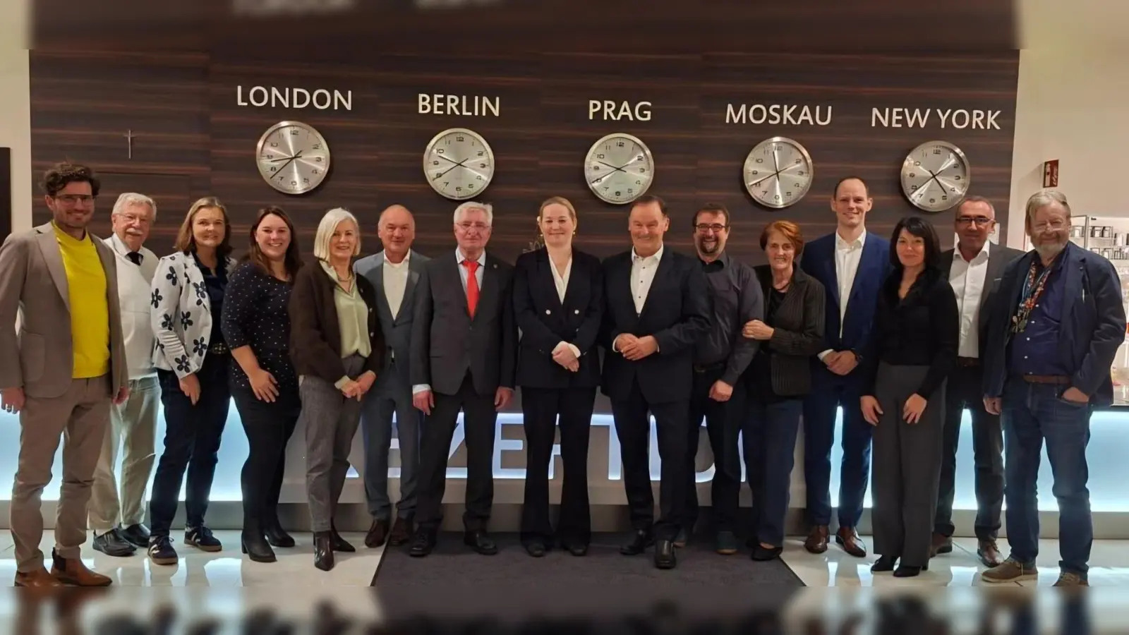 Zum Informationsaustausch trafen sich die Mitglieder des Vereins Europäische Radonheilbäder e.V. unter Vorsitz von Dr. Kathrin Bösecke-Spapens (Mitte) in Bad Neualbenreuth/Sibyllenbad (Bild: Lydia Schlösinger)