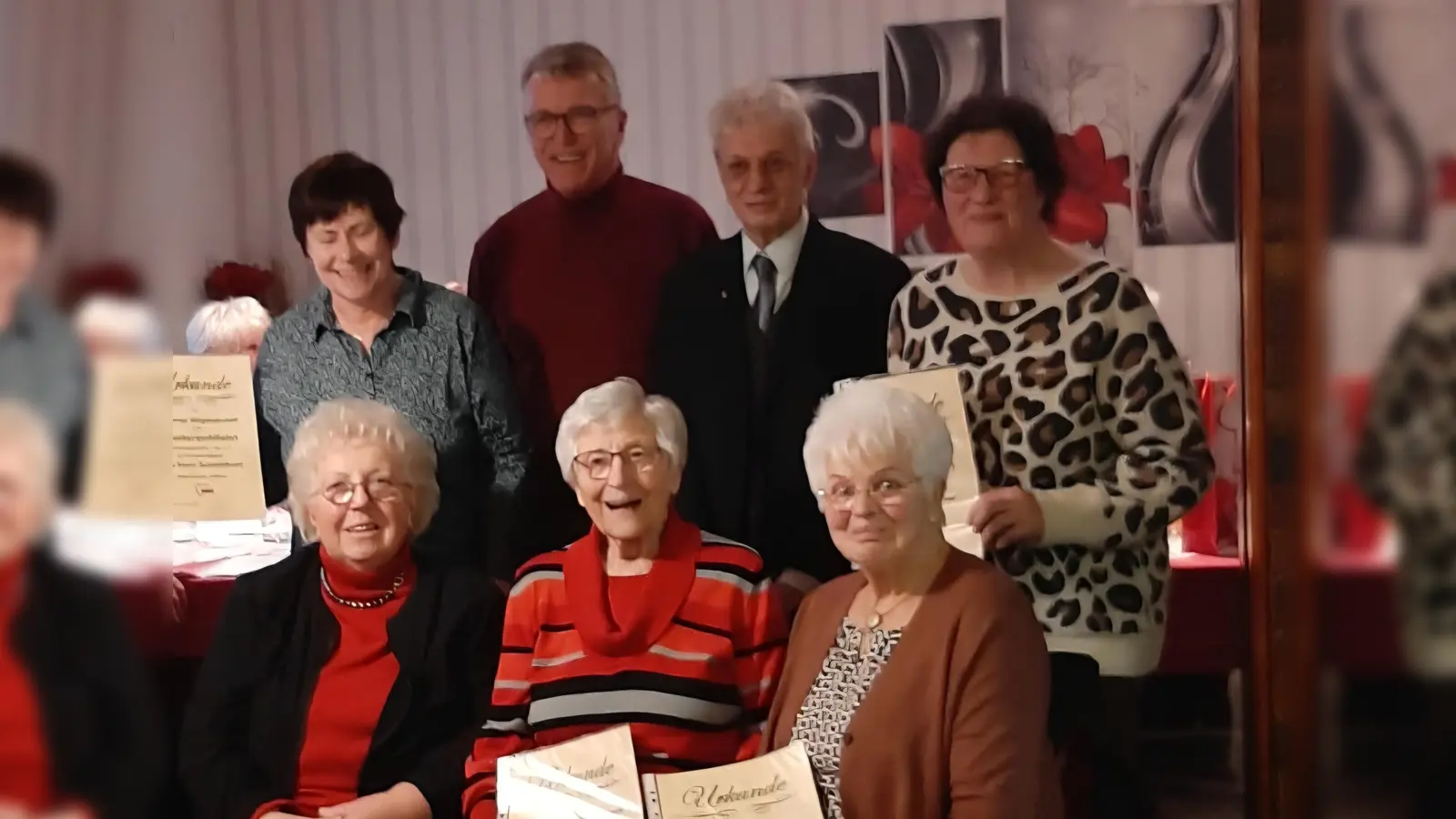Von links stehend: Karin Schmidkonz, Franz Stahl, Edwin Ulrich, Liselotte Kulzer. Von links sitzend: Marianne Scheffler, Ilse Schnabl, Christa Legat. (Bild: Marianne Scheffler)