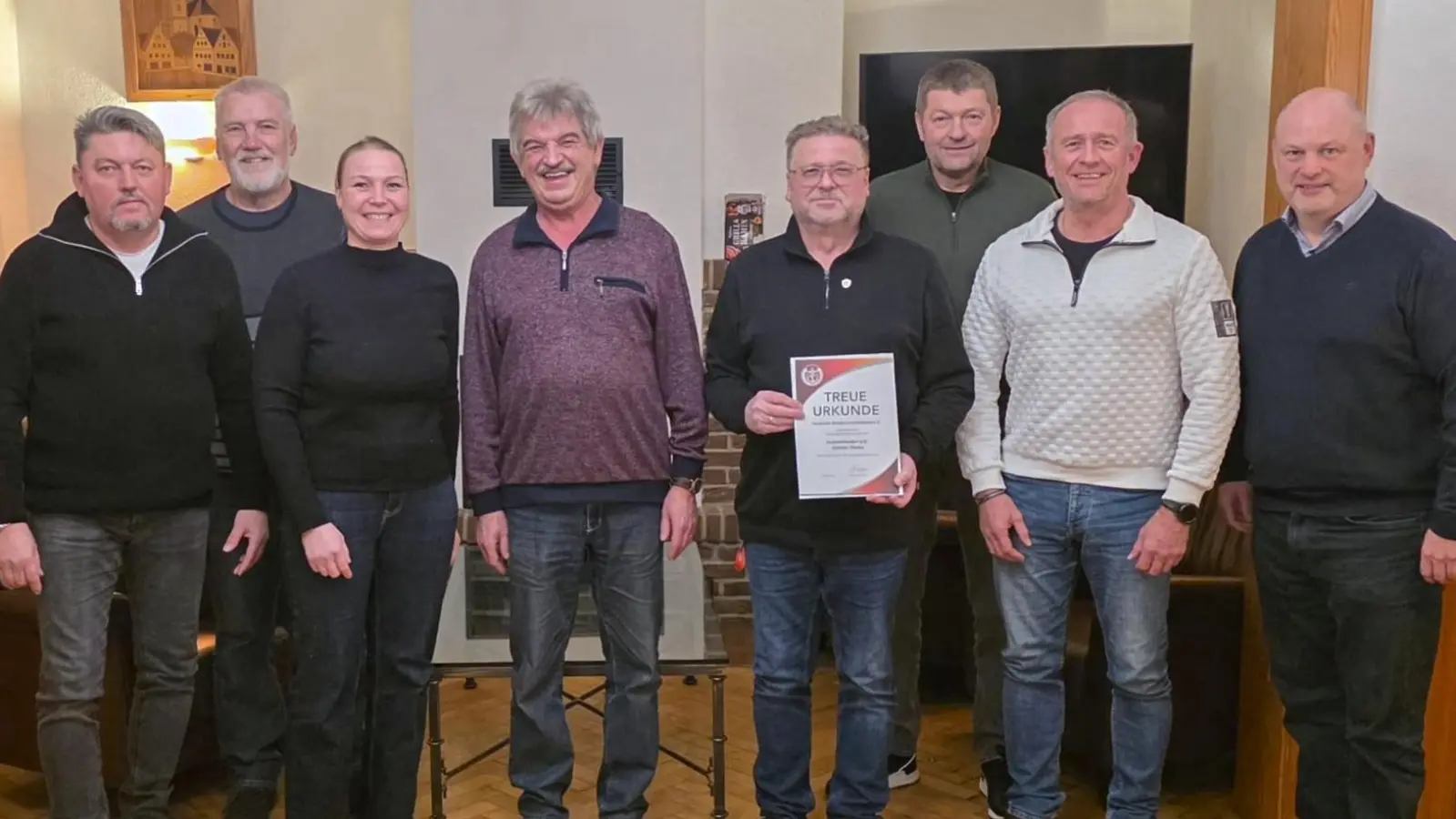 v.l.: OSFw a.D. Kandler, SFw a.D. Hildebrand, HFw d.R. Männer, SFw a.D. Dötsch, SFw a.D. Paulus, OSFw a.D. Strigl, OSFw a.D. Rast, OSFw Götz (Bild: Georg Dötsch)