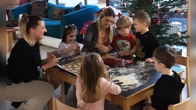 Impression von der Kinderhaus-Plätzchenwerkstatt (Bild: Maria Üblacker)