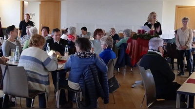 Gemeinsame Weihnachtsfeier begeisterte im Museumscafe´, Flossenbürg (Bild: Christina Kreuzer)