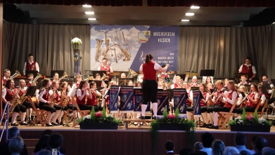Mit seinen 52 Musikerinnen und Musikern zeigte das Jugendblasorchester wieder eine beeindruckende Leistung beim Frühjahrskonzert. (Bild: Isabella Rauscher)