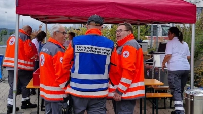 BRK Bereitschaft Auerbach bei einer Großübung mit den Feuerwehren der Stadt Auerbach (Bild: Daniel Sertl)