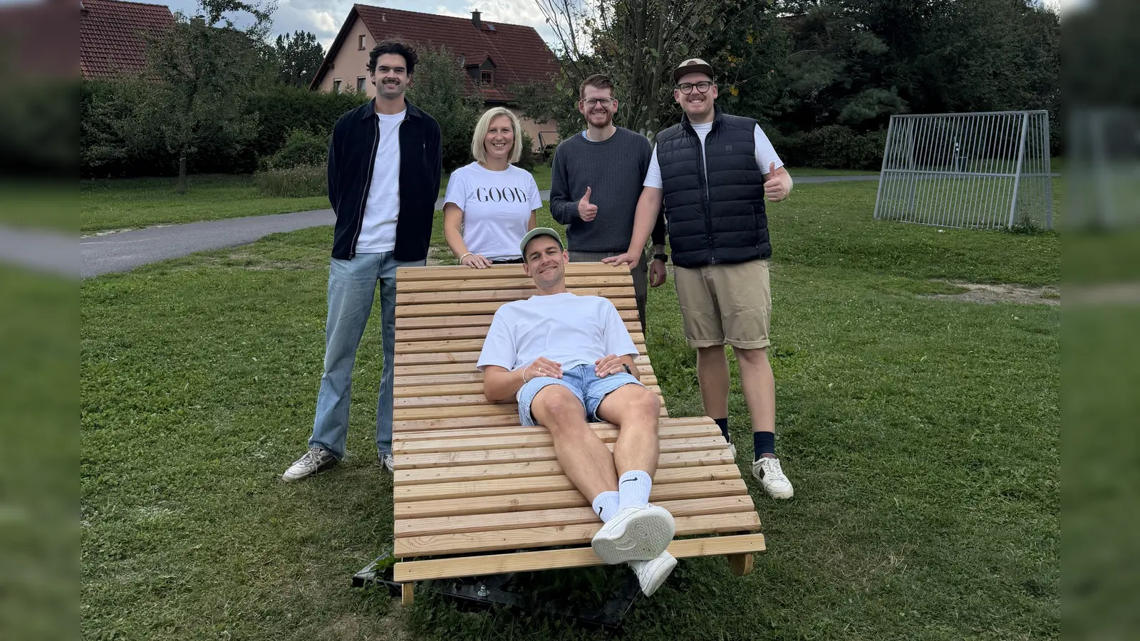 Auf dem Bild von links nach rechts: Vorstandsmitglied Uli Schmelzer, Vorstandsmitglied Tanja Mai, Vorstandsmitglied Maximi-lian Berek, JU Ortsvorsitzender Maximilian Kastner und Kassier Fabian Kastner. (Bild: Christa Kastner)