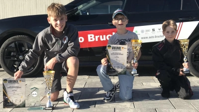 Starke Leistungen beim Nordbayerischen ADAC Endlauf brachten Leonas Grabe (von links), Julian Hagn und Dominik Fröhlich. (Bild: Karl-Heinz Dietrich )