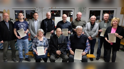 Die Jahreshauptversammlung des Kleintierzuchtvereins Floß und Umgebung stand im Mittelpunkt der Ehrung und Auszeichnung langjähriger, treuer Mitglieder. (Bild: Fred Lehner)