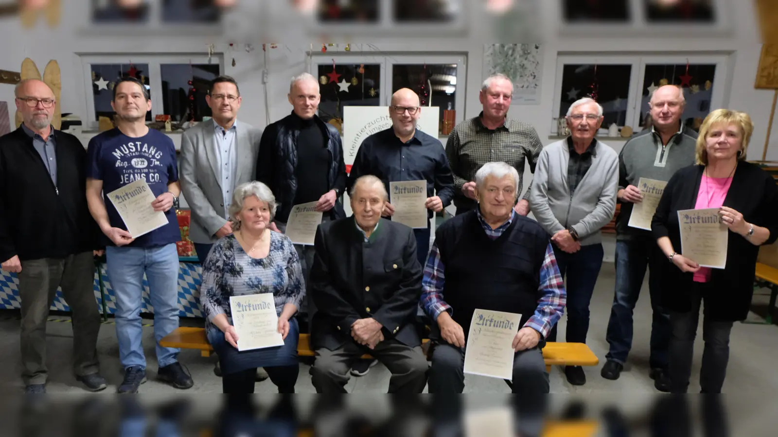 Die Jahreshauptversammlung des Kleintierzuchtvereins Floß und Umgebung stand im Mittelpunkt der Ehrung und Auszeichnung langjähriger, treuer Mitglieder. (Bild: Fred Lehner)