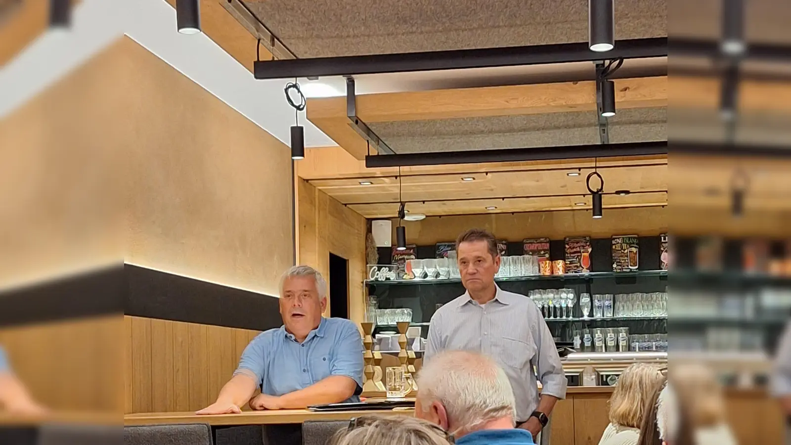 Erste öffentliche Fraktionssitzung vom BNW beim Brucksaler in Neustadt/WN (Bild: Michael Hauer)
