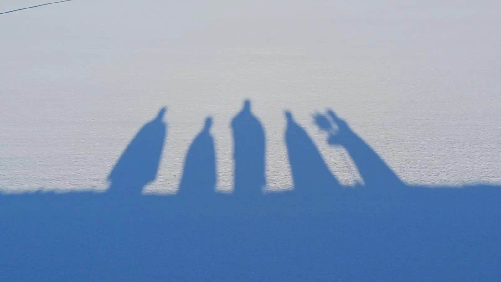 Bei bestem Winterwetter waren die Sternsinger der Pfarrei Ursulapoppenricht bei Mimbach unterwegs. (Bild: Christoph Lösch)