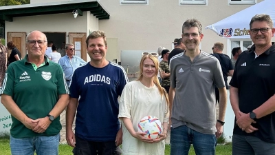 v. l. n. r.: Vorsitzender Raimund Zeitler, Geschäftsführer Andrè Grundl, Schriftführerin Lea Schatzberger, EAB Matthias Kodisch, Schatzmeister Markus Renner (Bild: Sebastian Renner)