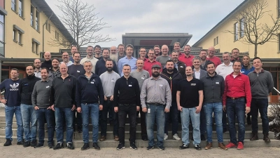 Ausbildungsverantwortliche und Lehrkräfte beim gemeinsamen Treffen am BSZ Amberg. (Bild: Claudia Wittmann)