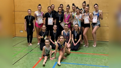 Die teilnehmenden Sportlerinnen mit ihren wohlverdienten Medaillen (Bild: Diana Shulha)