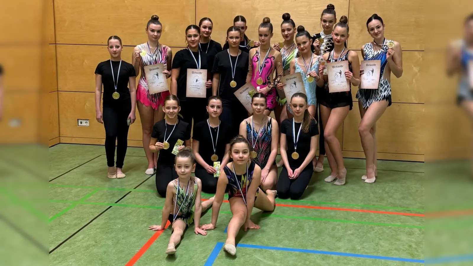 Die teilnehmenden Sportlerinnen mit ihren wohlverdienten Medaillen (Bild: Diana Shulha)